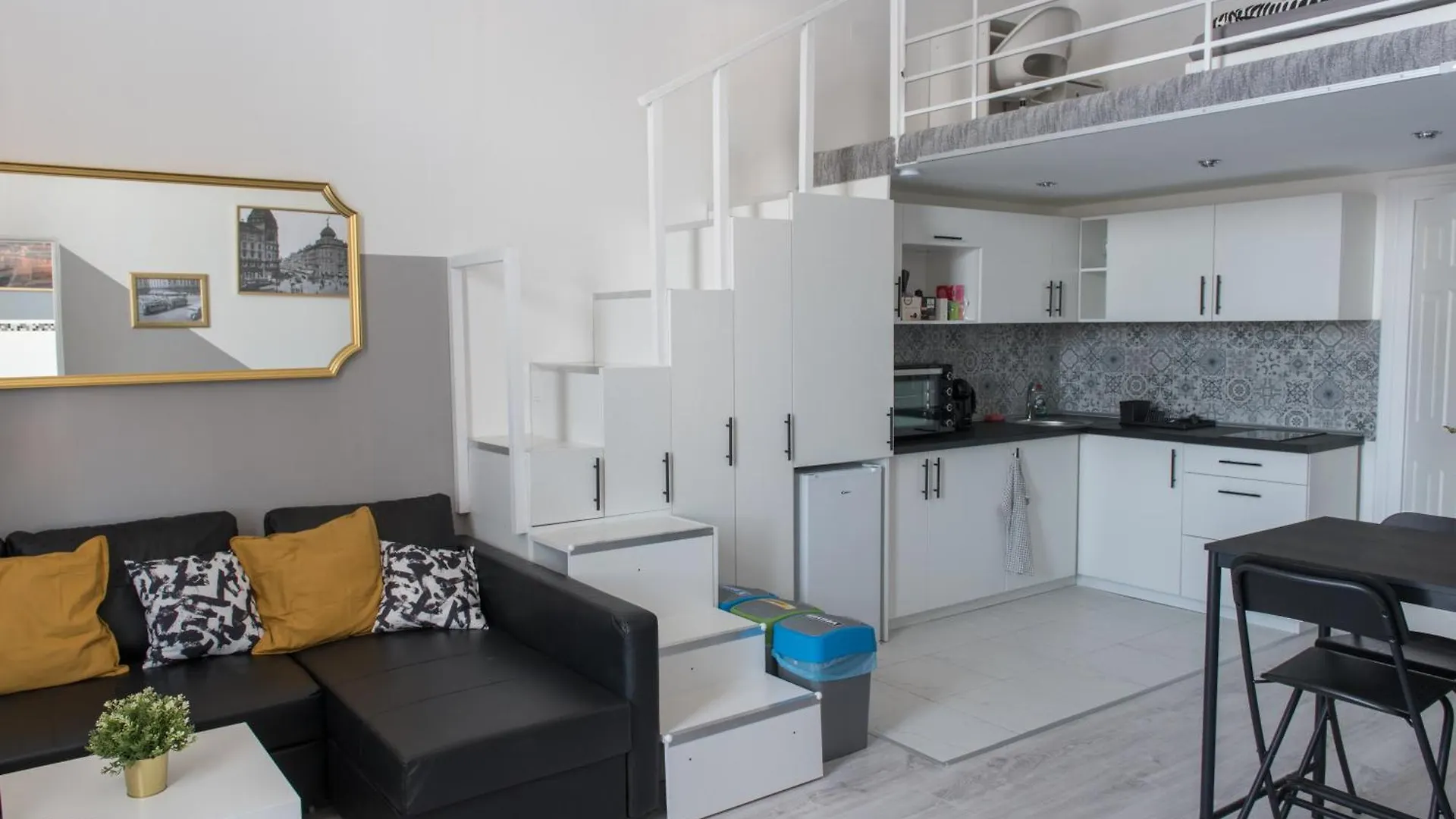 Downtown Sunrise Apartment Budapest